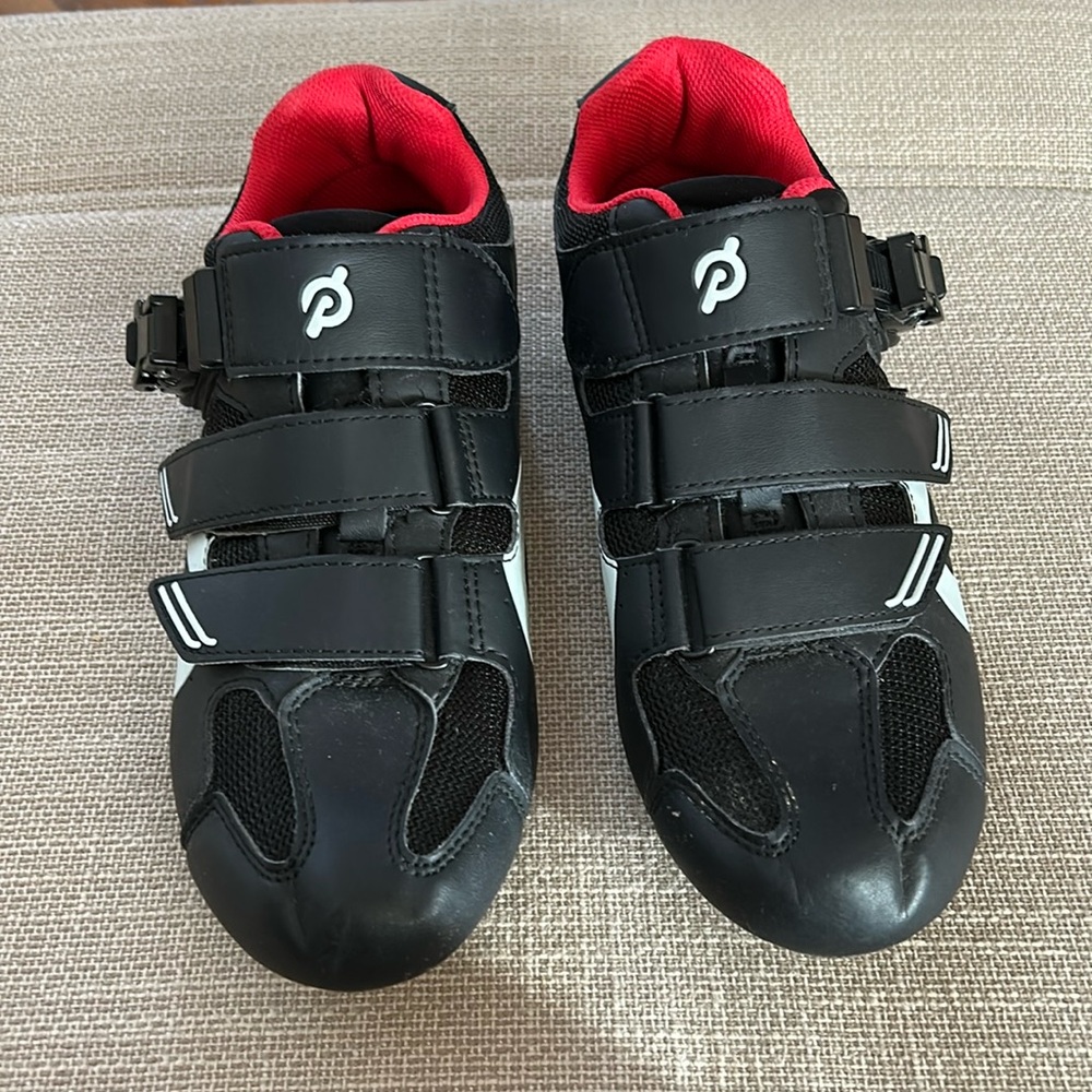 Peloton shoes used in good condition size 41/10 women’s- no clips